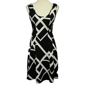 Liberty Love Women Dress M  Black White Sleeveless Geometric Print Stretchy
